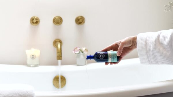 Neal's Yard Remedies Beauty Sleep Foaming Bath | Create the Perfect Relaxing Bedtime Routine